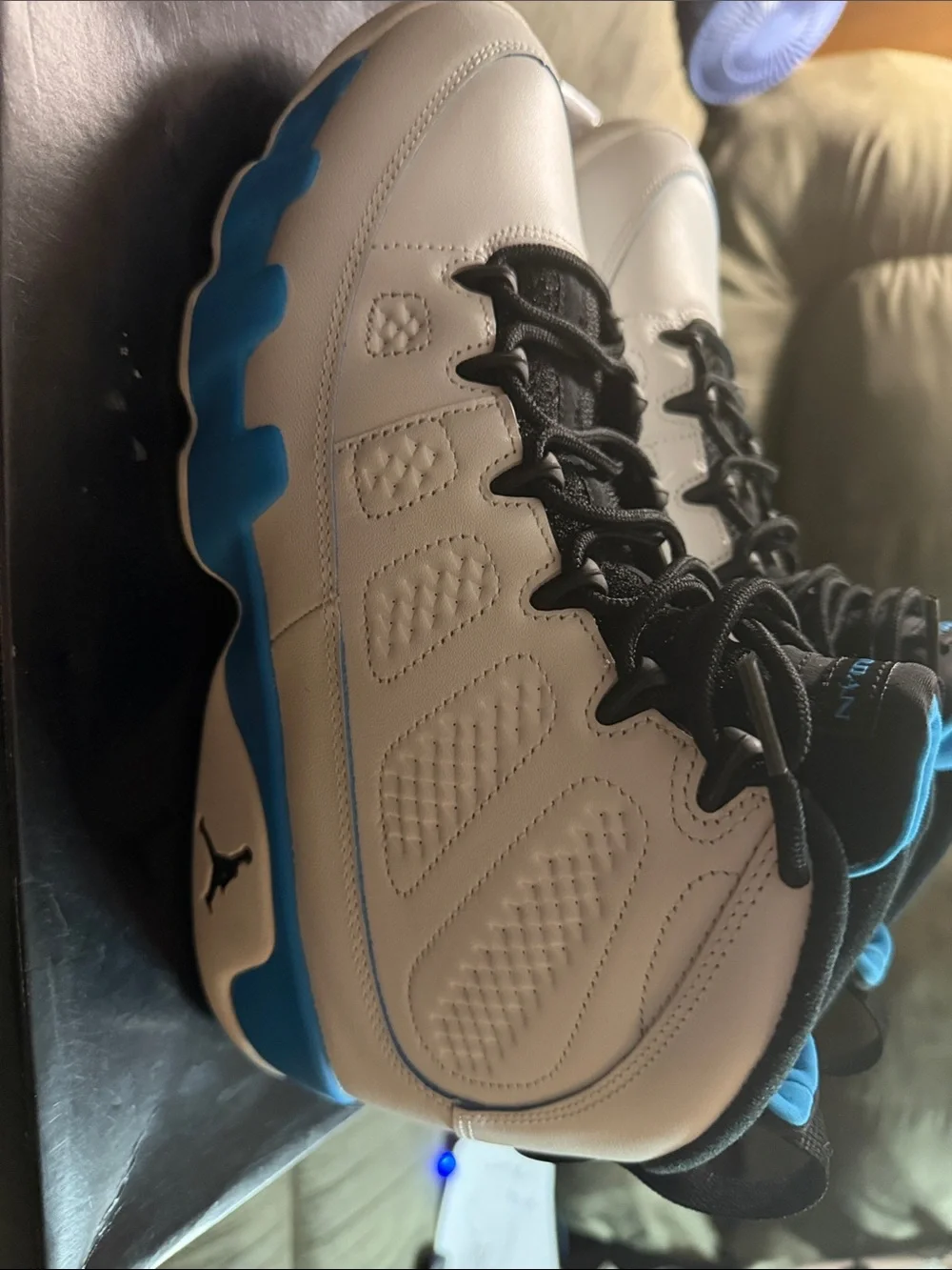 Retro Jordan 9 UNC